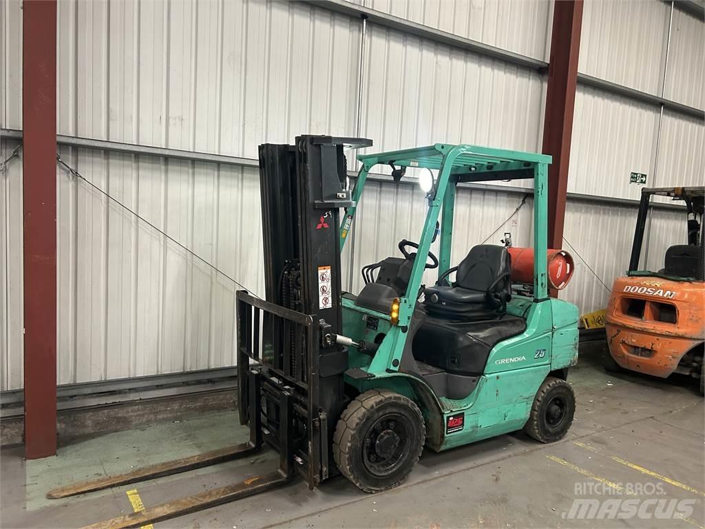 Mitsubishi FG25NT Газовые погрузчики