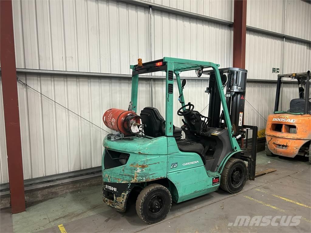 Mitsubishi FG25NT Газовые погрузчики
