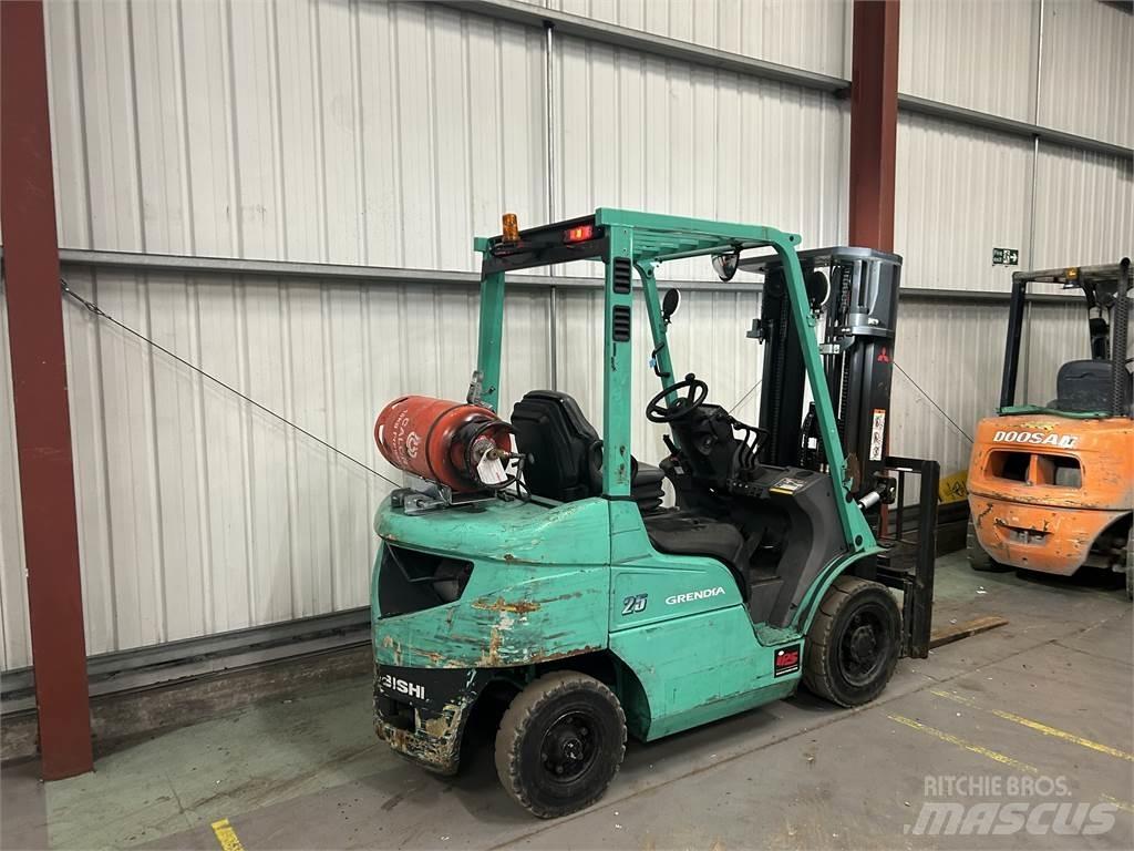Mitsubishi FG25NT Газовые погрузчики