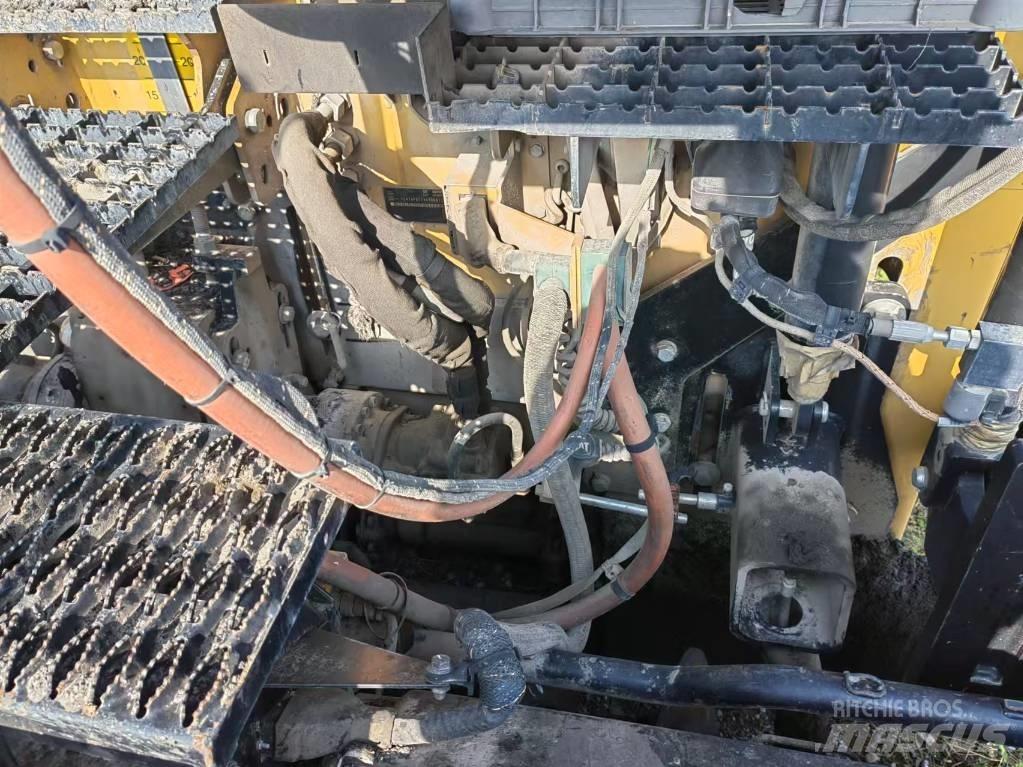 CAT AP655F Асфальтоукладчики