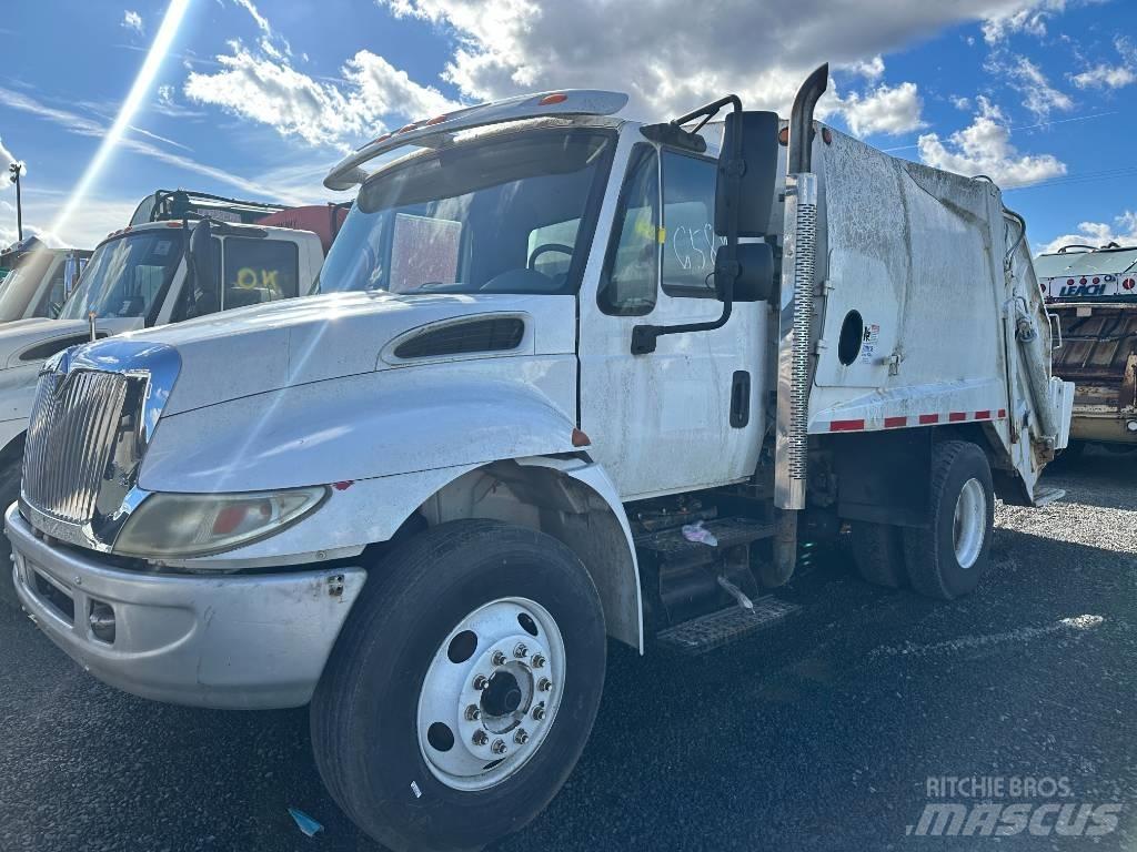 International 4300 Мусоровозы
