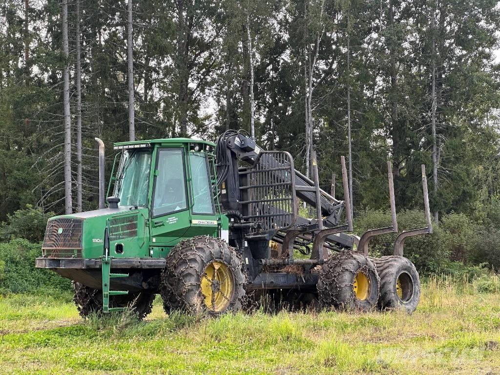 John Deere 1110 D Форвардеры