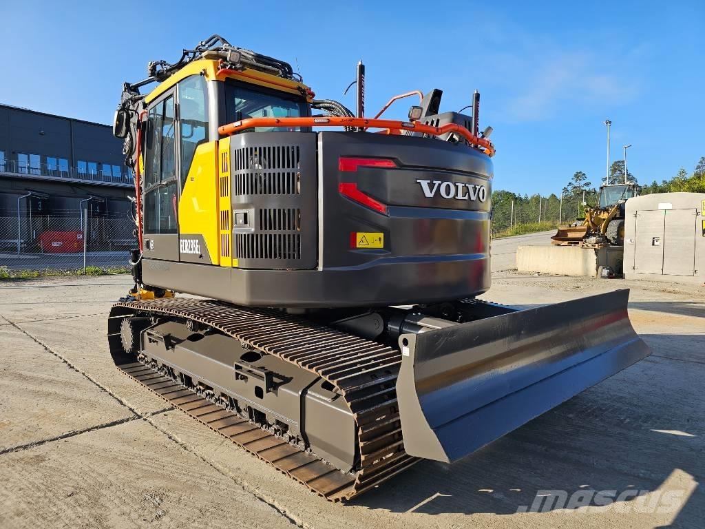 Volvo ECR235EL Гусеничные экскаваторы