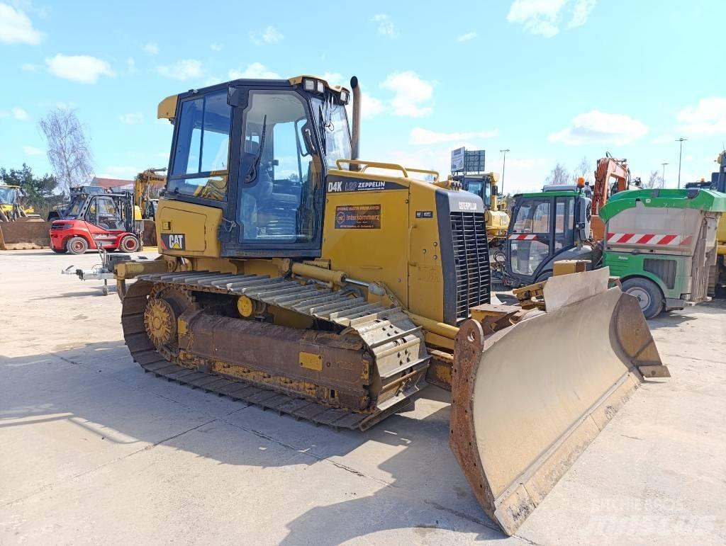 CAT D 4 K Гусеничные бульдозеры