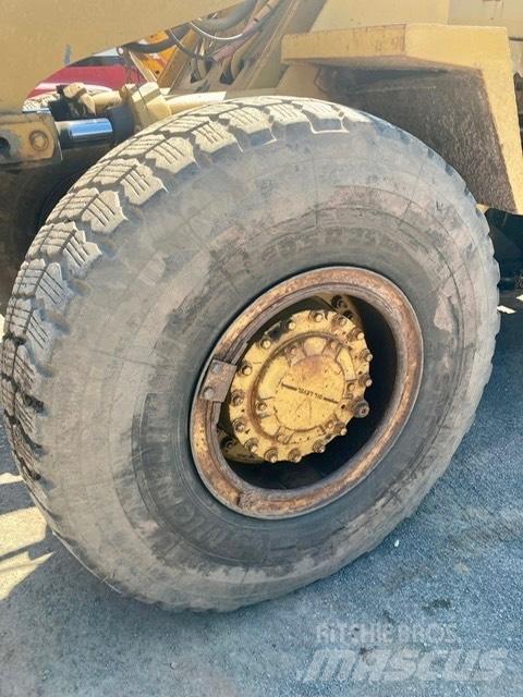 CAT 950 B Фронтальные погрузчики