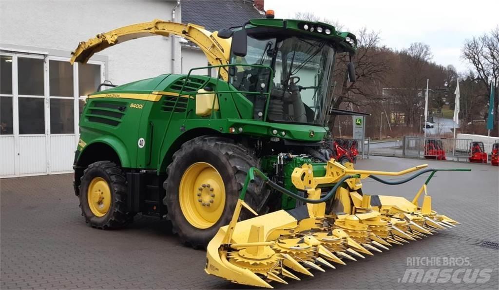 John Deere 8400i Самоходные кормоуборочные комбайны