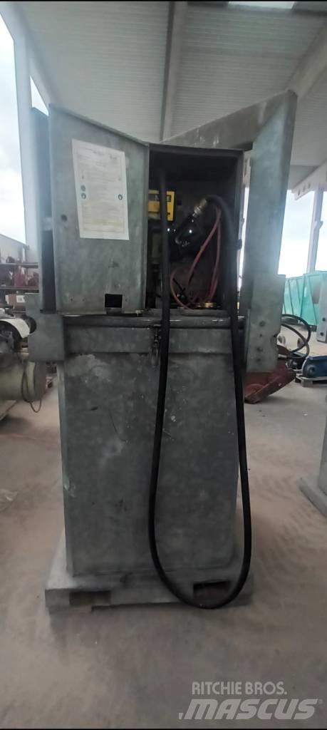 Bauer DT 1000 Баки для топлива и присадок