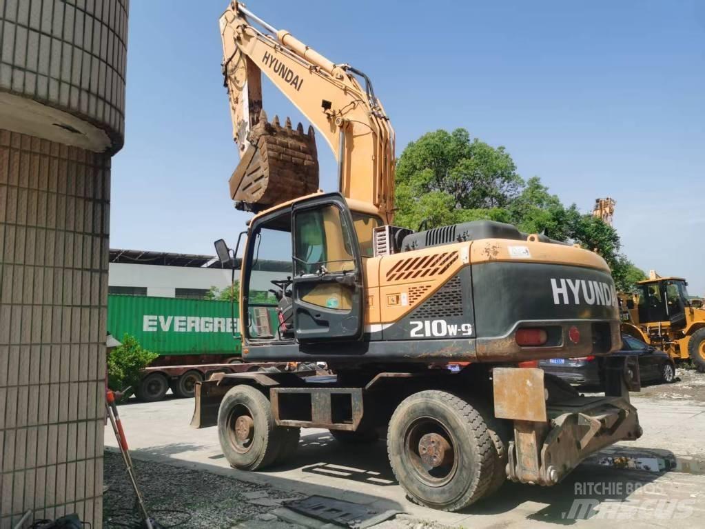 Hyundai R210w-9 Малые экскаваторы 7т-12т
