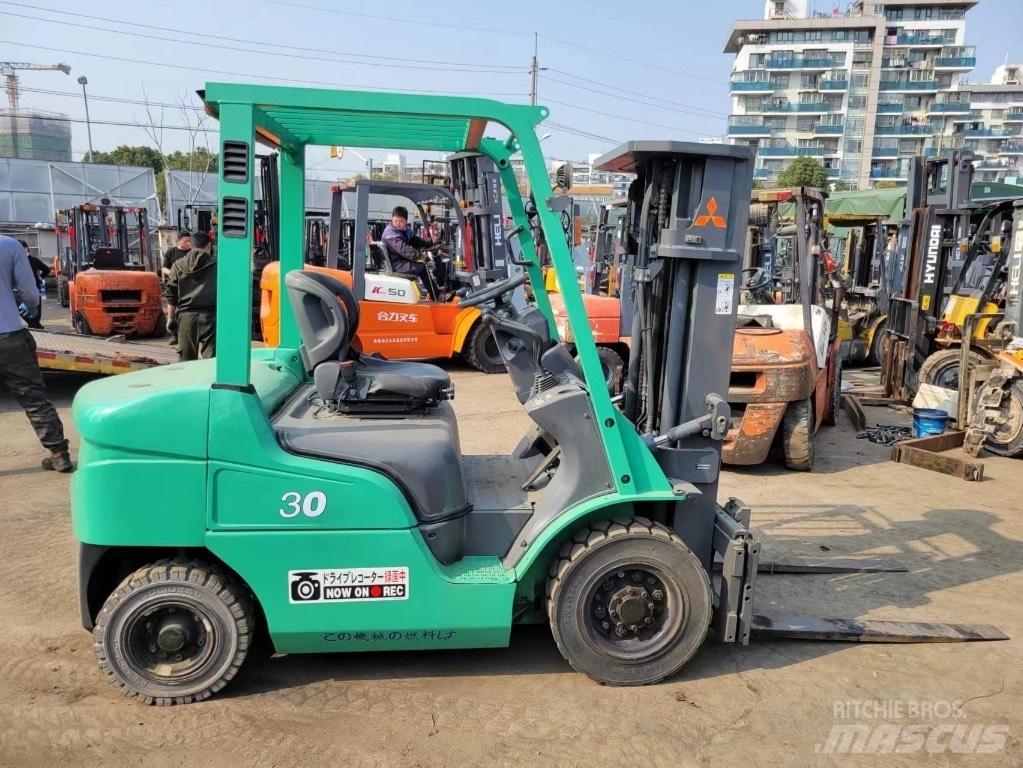 Mitsubishi FD30 Дизельные погрузчики