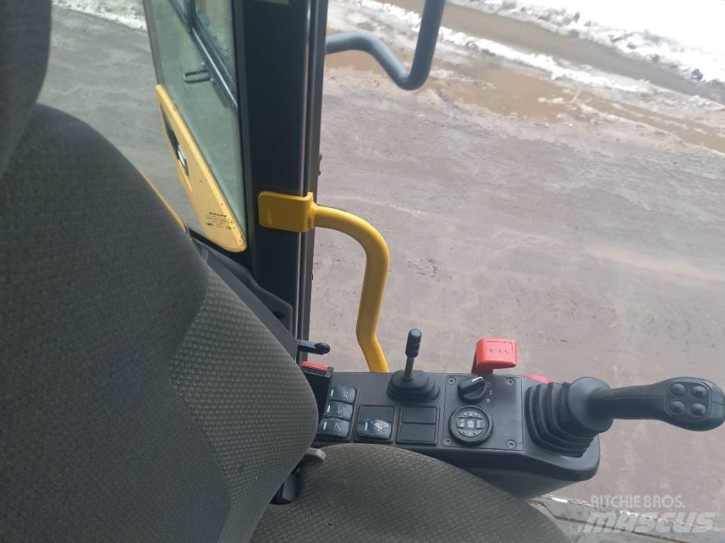 Volvo EW 140 D Колёсные экскаваторы