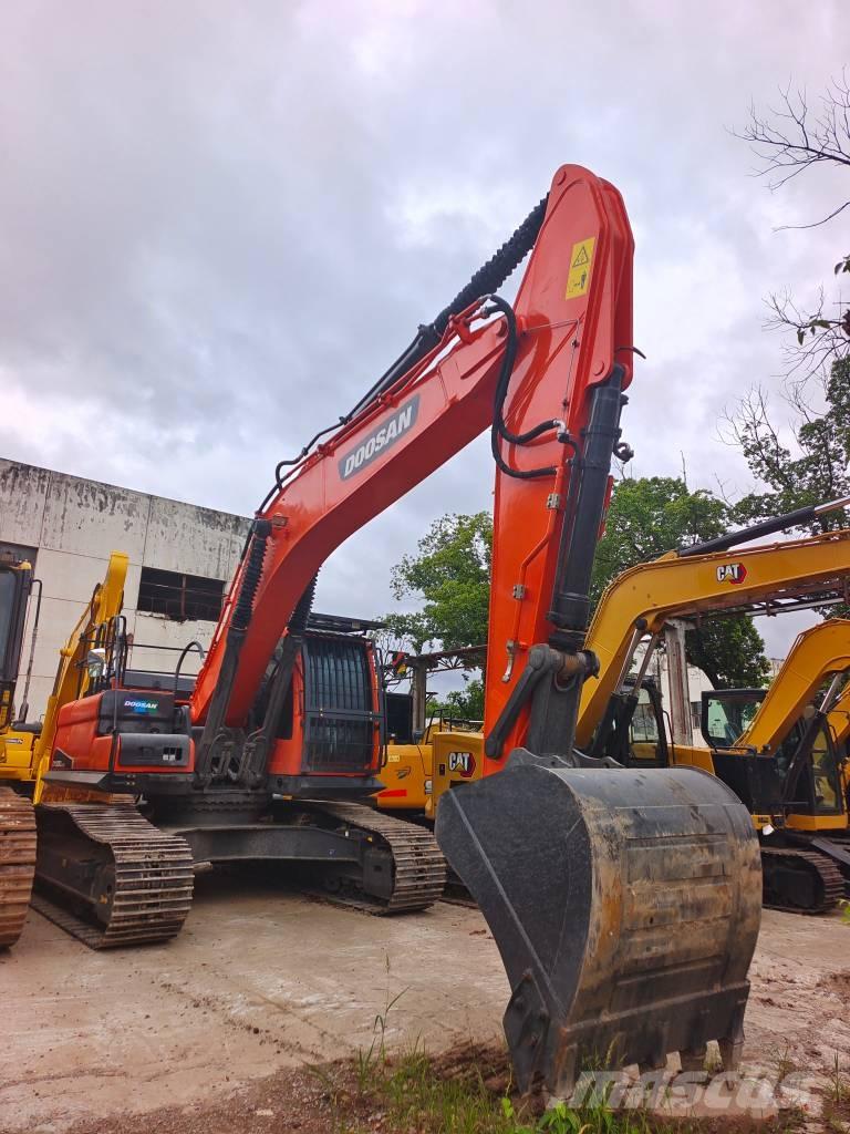 Doosan DX 300 LC Гусеничные экскаваторы