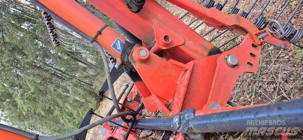 Kuhn GA 8121 Рядковые косилки
