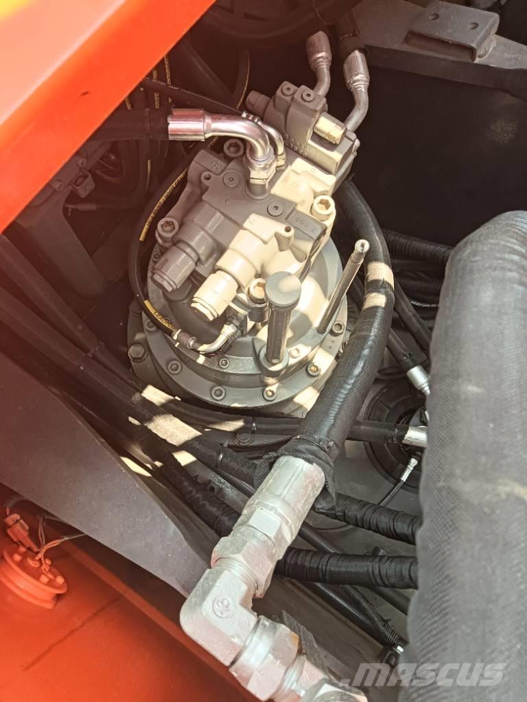 Hitachi ZX 240 Гусеничные экскаваторы