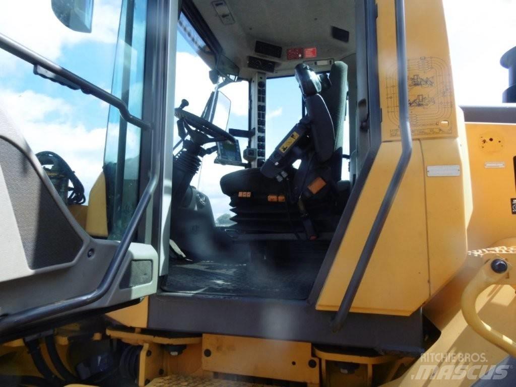 Volvo L 120 F Фронтальные погрузчики
