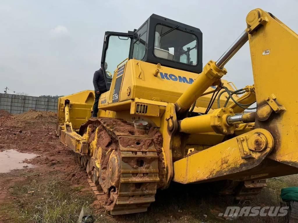 Komatsu D 375 A Гусеничные бульдозеры