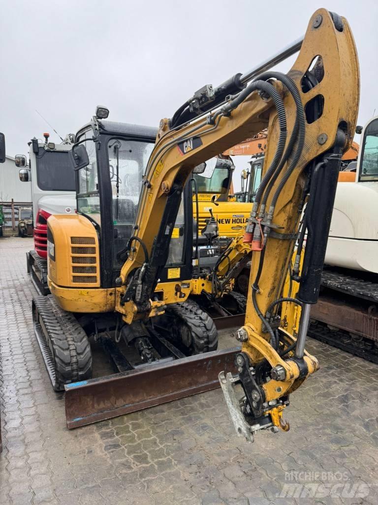 CAT 302.7 D Мини-экскаваторы