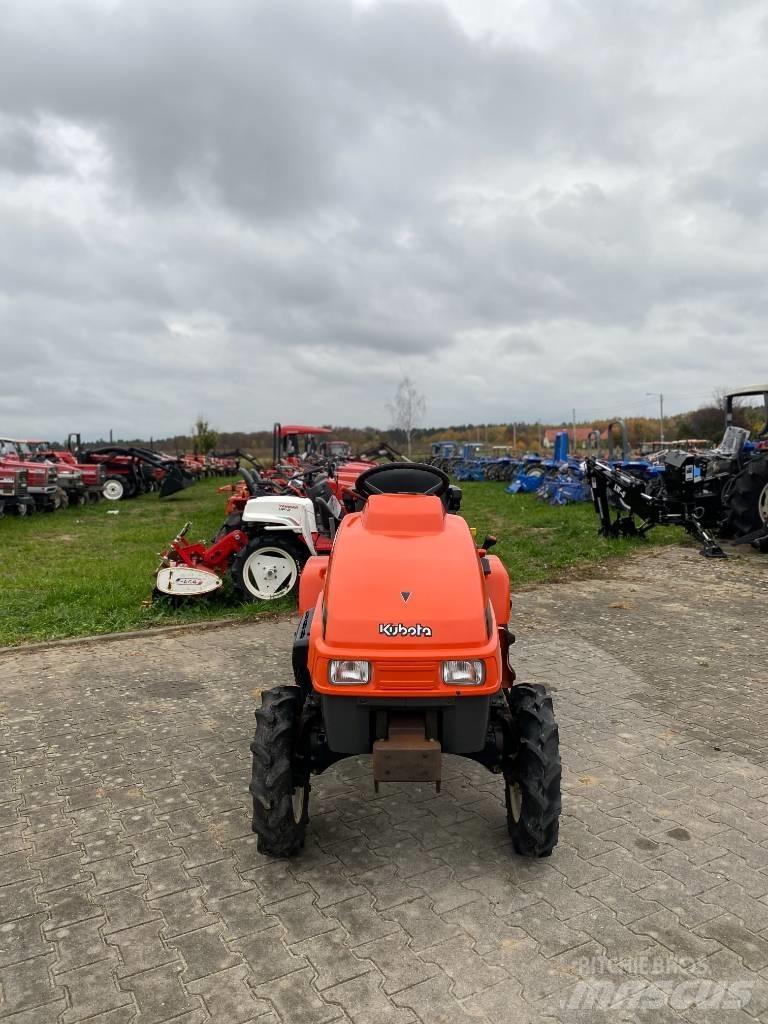 Kubota Aste A30 Коммунальные тракторы
