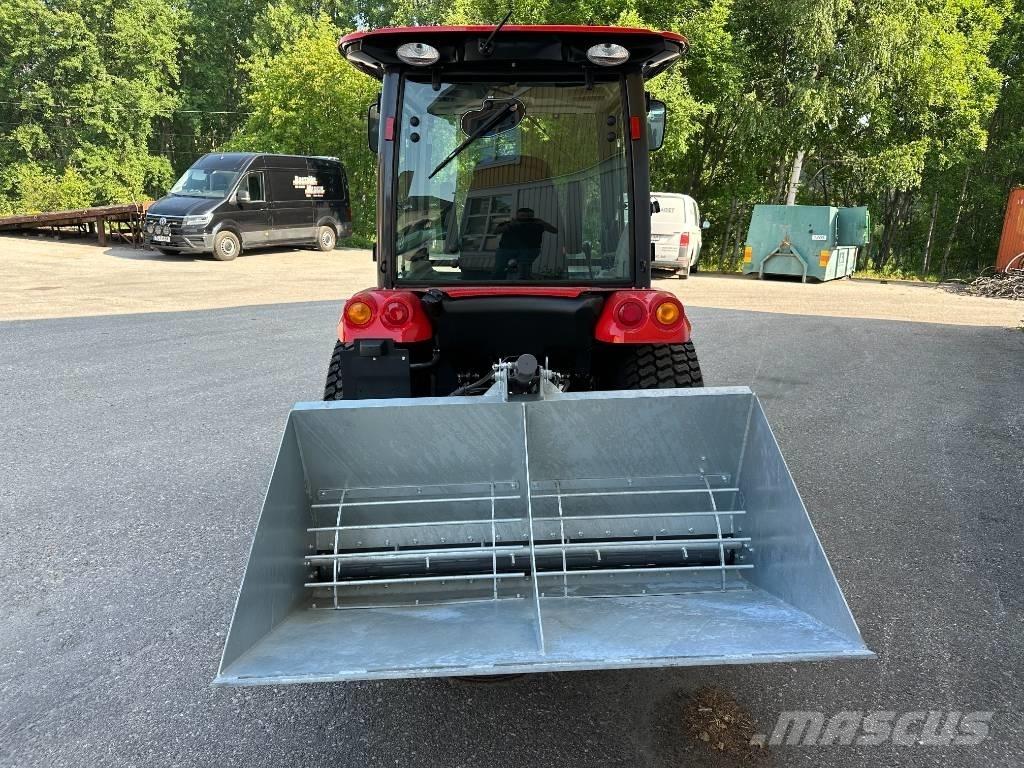 Shibaura traktor Коммунальные тракторы