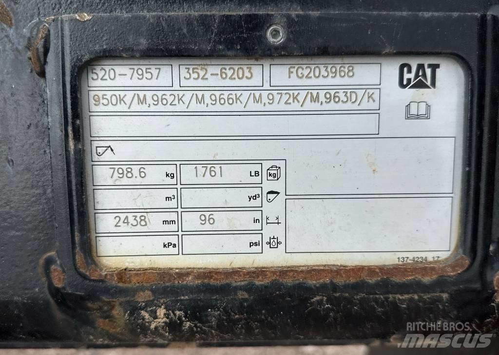 CAT 950M Фронтальные погрузчики