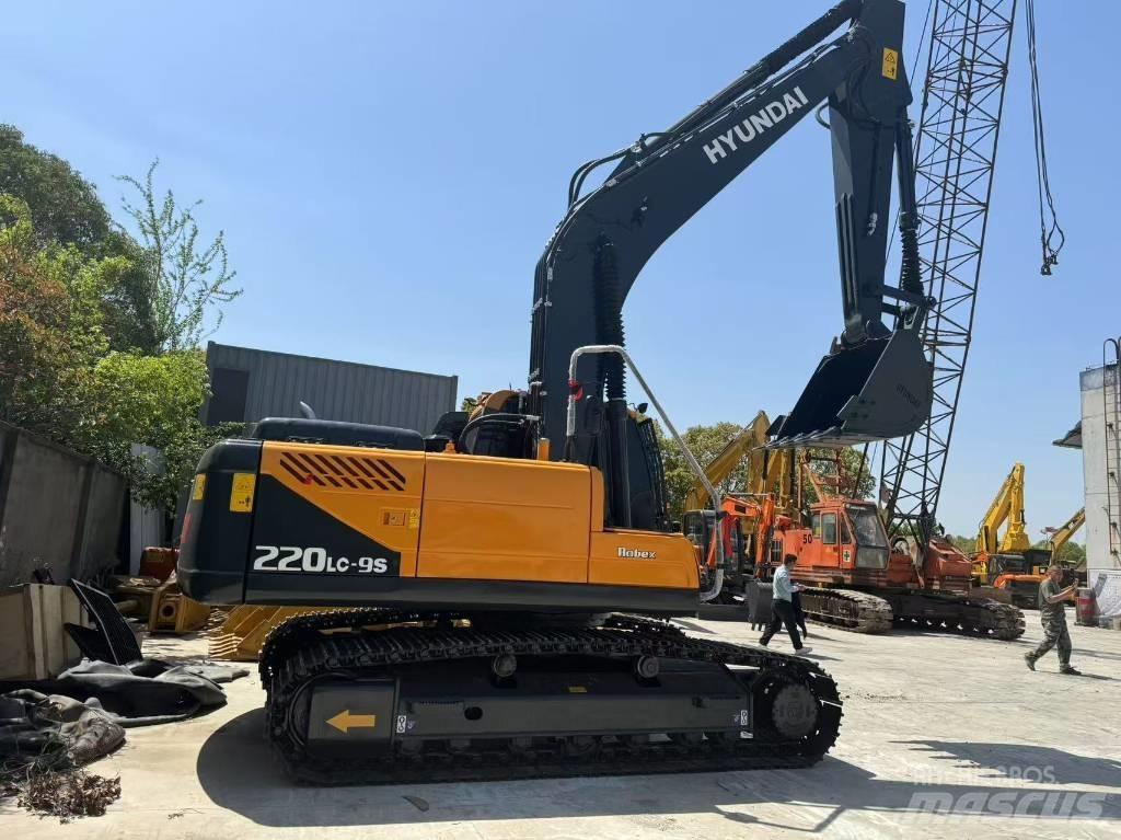 Hyundai R220LC-9S Малые экскаваторы 7т-12т