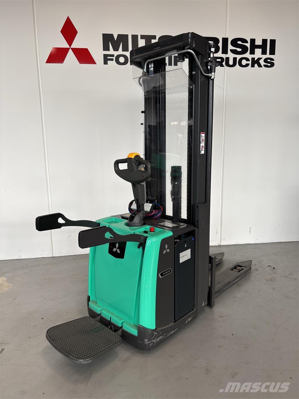 Mitsubishi SBV16PI Самоходные электроштабелёры