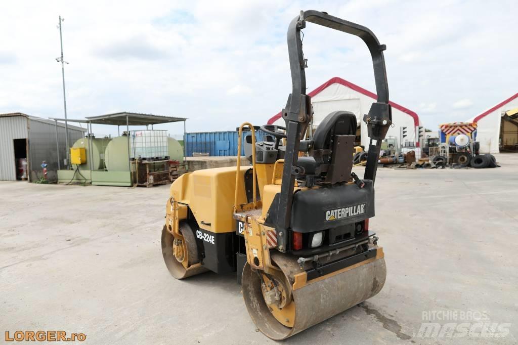 CAT CB 224 E Катки тротуарные