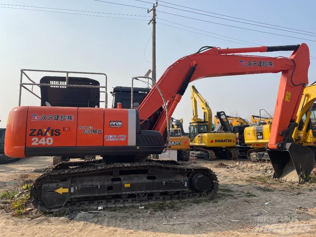 Hitachi ZX 240 Гусеничные экскаваторы