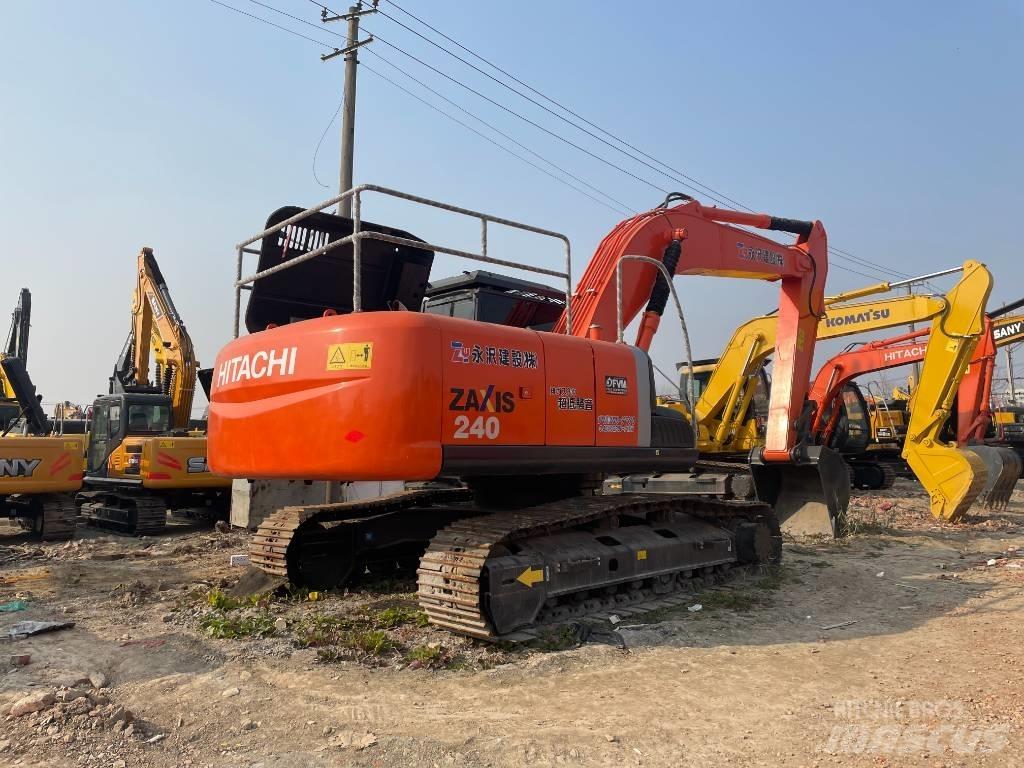 Hitachi ZX 240 Гусеничные экскаваторы