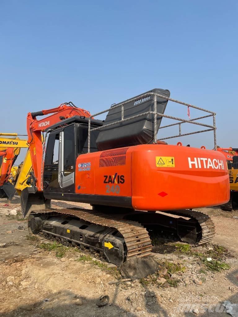 Hitachi ZX 240 Гусеничные экскаваторы