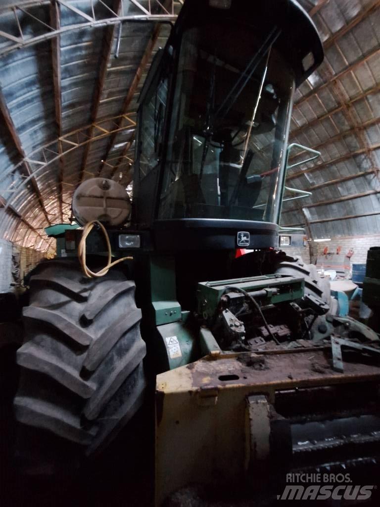 John Deere 6850 Самоходные кормоуборочные комбайны