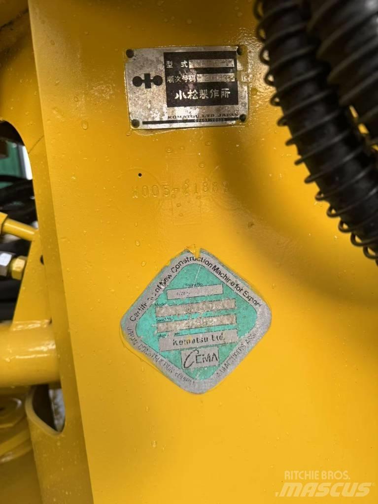 Komatsu WA100-1 Фронтальные погрузчики