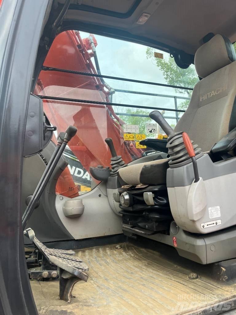 Hitachi 130 Гусеничные экскаваторы