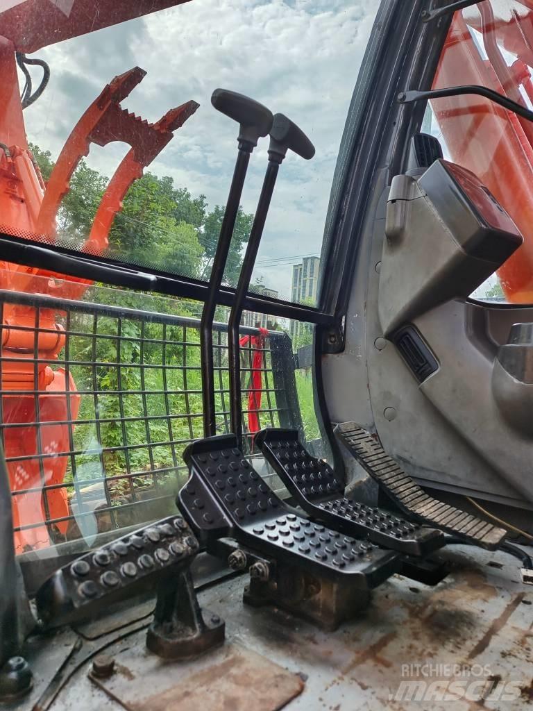Hitachi EX 200-3 Гусеничные экскаваторы