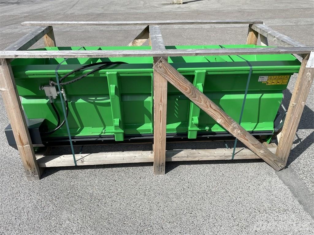 Sami SL-2300 3P/SMS Пескоразбрасыватели