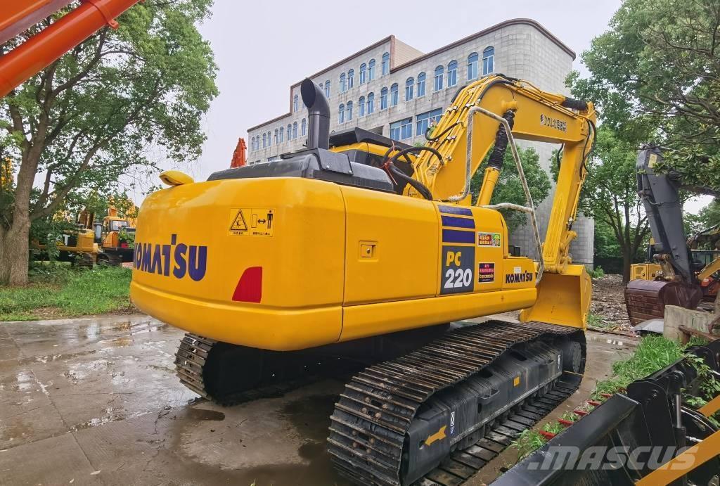 Komatsu PC 220-7 Гусеничные экскаваторы