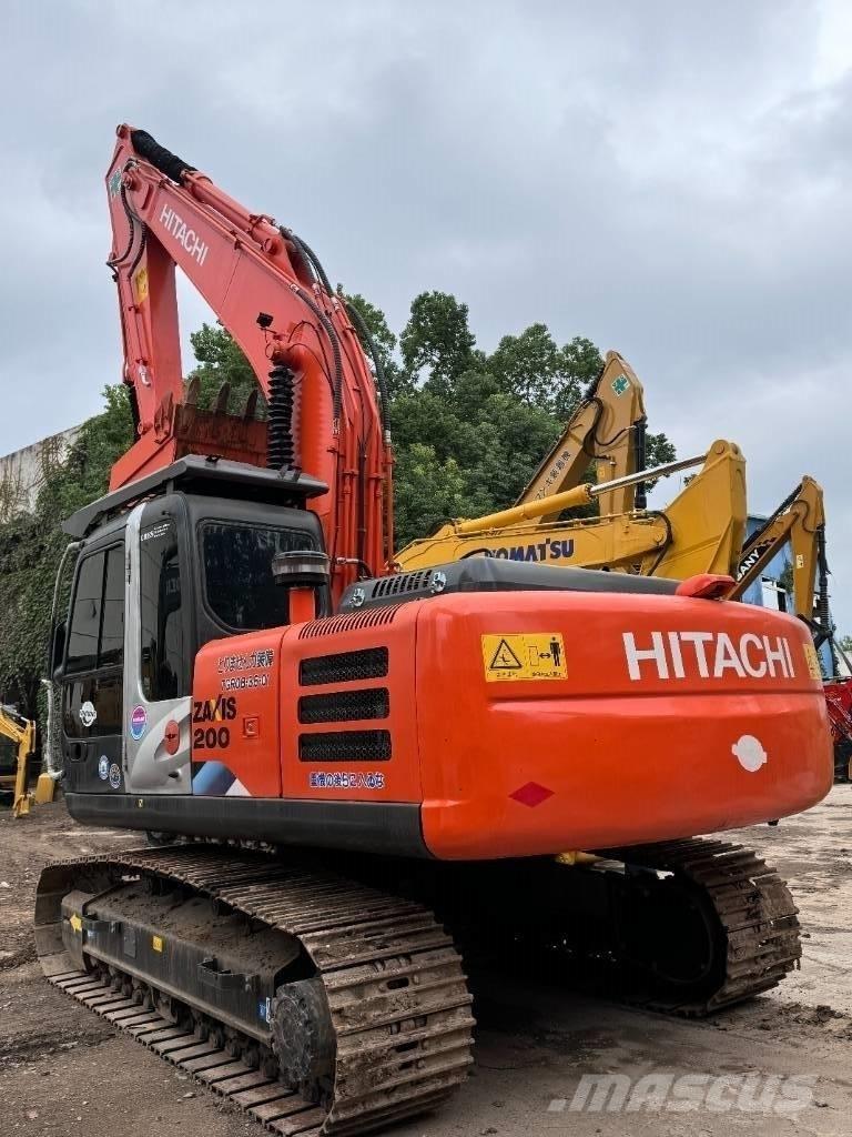 Hitachi ZX 200 Гусеничные экскаваторы