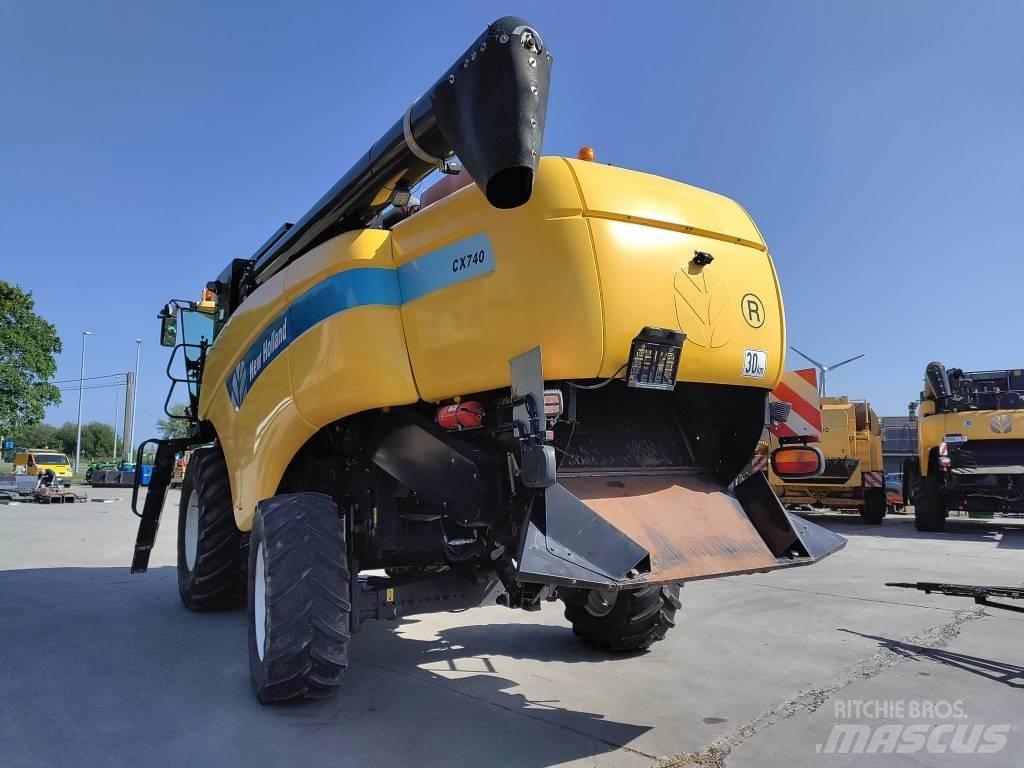 New Holland CX 760 Зерноуборочные комбайны