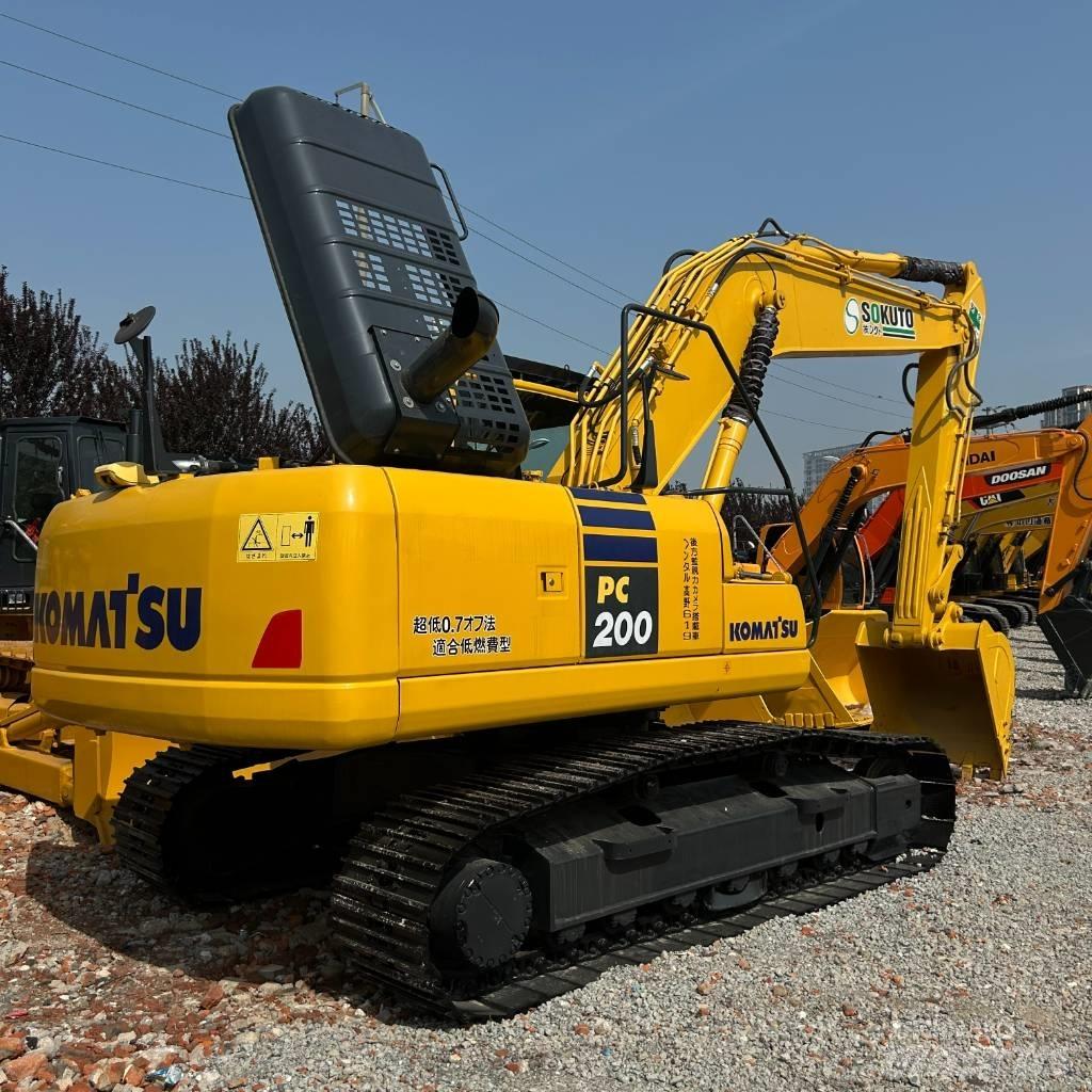 Komatsu 200-8 Гусеничные экскаваторы