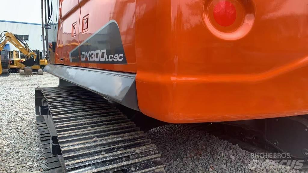 Doosan DX 300 Гусеничные экскаваторы