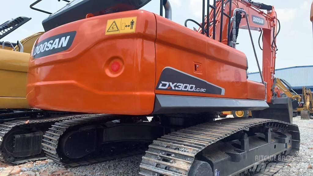 Doosan DX 300 Гусеничные экскаваторы