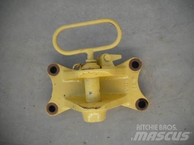 Komatsu D51 Гусеничные бульдозеры