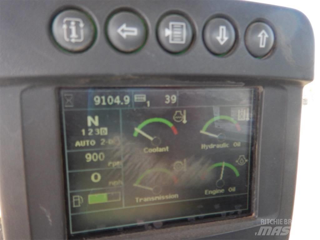 John Deere 524K Фронтальные погрузчики