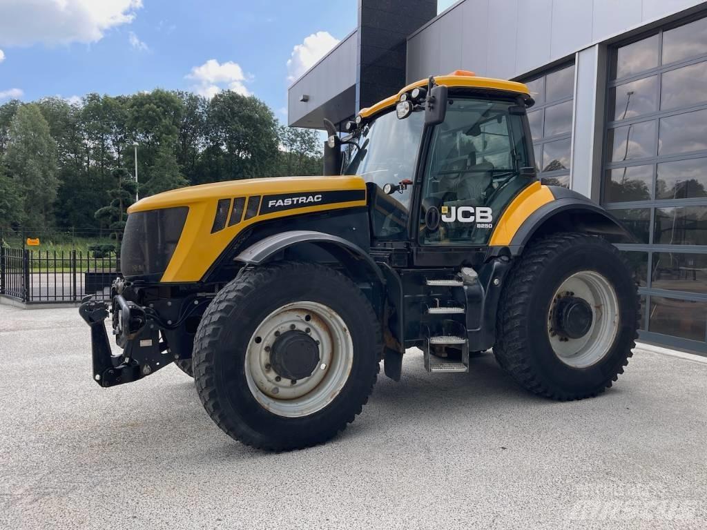 JCB Fastrac 8250 Трактора