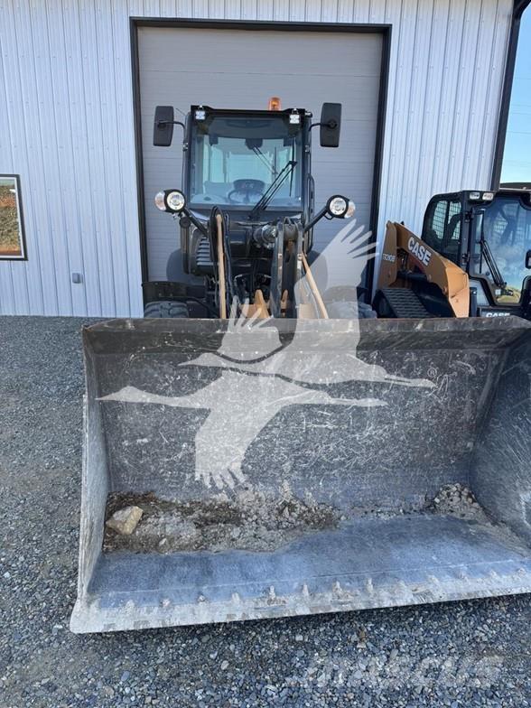 CASE 221F Фронтальные погрузчики