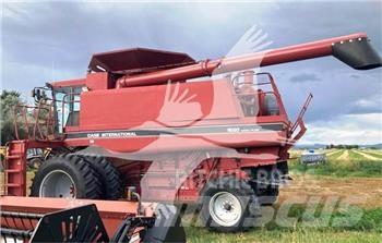 Case IH 1680 Зерноуборочные комбайны