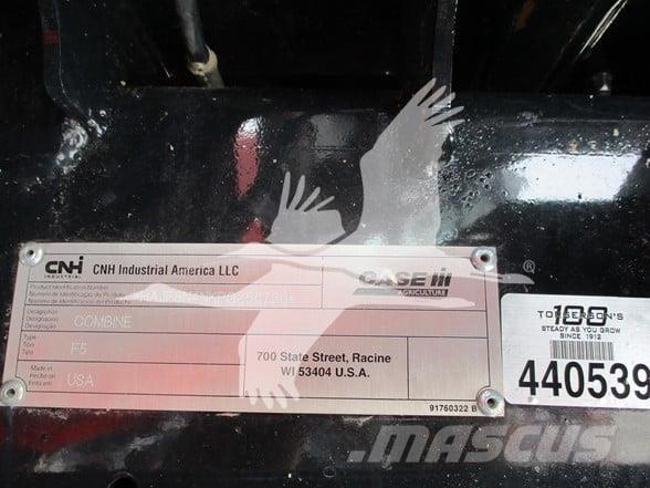 Case IH 8250 Зерноуборочные комбайны