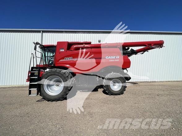 Case IH 8250 Зерноуборочные комбайны