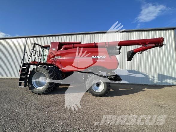 Case IH 8250 Зерноуборочные комбайны