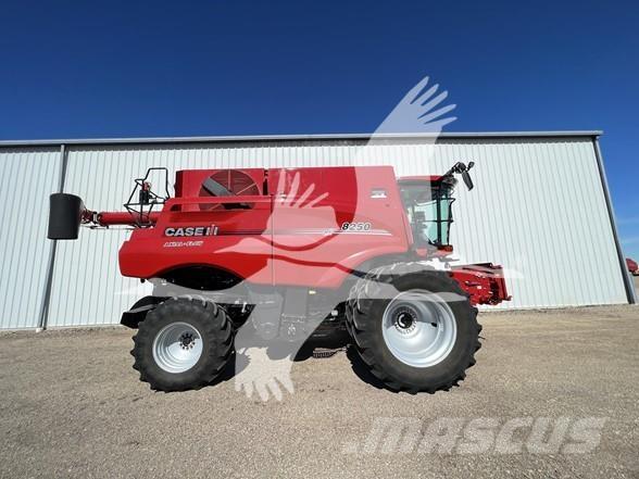 Case IH 8250 Зерноуборочные комбайны