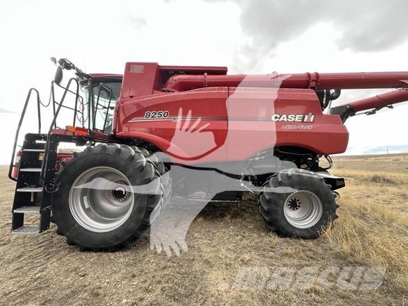Case IH 8250 Зерноуборочные комбайны